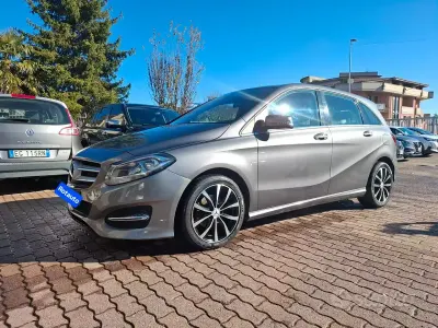 Usata Mercedes B180 Premium 110 CV (80 kW) 2015 Grigio Utilitaria