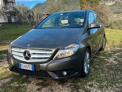Usata Mercedes B180 Executive 109 CV (80 kW) 2013 Grigio Monovolume