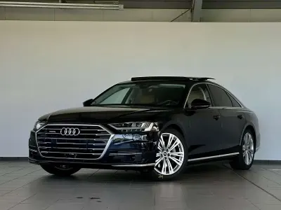 Usata Audi A8 Ambiente 340 CV (250 kW) 2018 Mondschein blau m Berlina