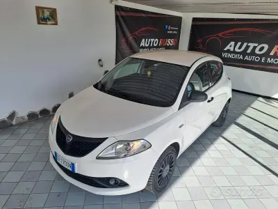 Usata Lancia Ypsilon S 69 CV (50 kW) 2018 Bianco Utilitaria
