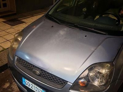 Usata Ford Fiesta 69 CV (50 kW) 2006 Utilitaria