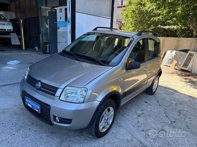 Usata Fiat Panda 4x4 Climbing 59 CV (43 kW) 2008 Grigio Utilitaria