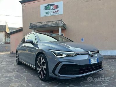 Begagnad VW Golf VIII R-line 150 HK (110 kW) 2024 Grå Sedan