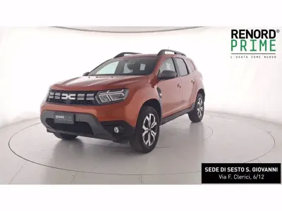 Usata Dacia Duster Prestige 101 CV (74 kW) 2023 Arancio SUV