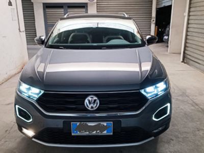 Usata VW T-Roc 150 CV (110 kW) 2019 Grigio SUV
