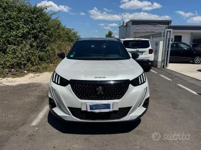 Usata Peugeot 2008 GT 131 CV (96 kW) 2021 Bianco SUV