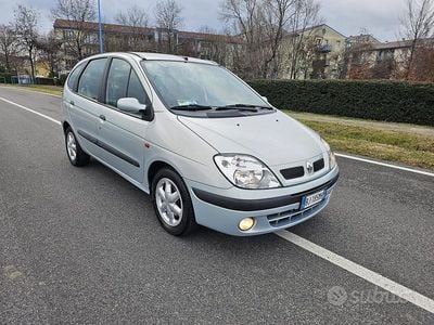 Usata Renault Scénic 107 CV (78 kW) 2000 Grigio Monovolume