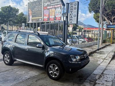 Usata Dacia Duster Lauréate 110 CV (80 kW) 2015 Grigio SUV