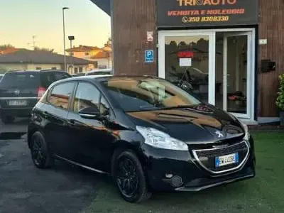 Usata Peugeot 208 Access 68 CV (50 kW) 2014 Utilitaria