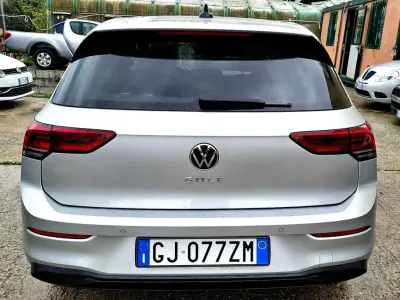 Usata VW Golf VII Style 150 CV (110 kW) 2021 Argento Utilitaria
