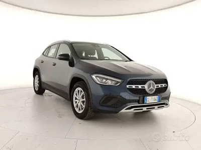 Usata Mercedes GLA200 Business 150 CV (110 kW) 2022 Blu SUV