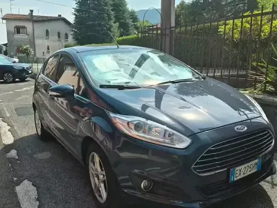 Usata Ford Fiesta 100 CV (73 kW) 2014 Bluazzurro Utilitaria
