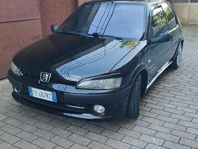 Usata Peugeot 106 118 CV (86 kW) 2001 Utilitaria