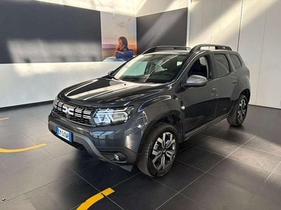 Usata Dacia Duster Journey 101 CV (74 kW) 2023 Grigio cometa SUV