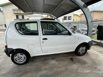 Usata Fiat 600 54 CV (39 kW) 2007 Utilitaria