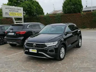 Occasion VW T-Roc Life 150 PK (110 kW) 2023 Zwart SUV