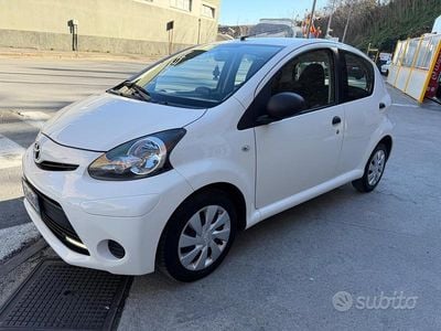 Usata Toyota Aygo 68 CV (50 kW) 2012 Other Utilitaria