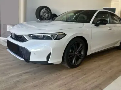 Usata Honda Civic Sport 184 CV (135 kW) 2025 Bianco Monovolume