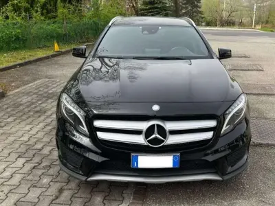 Usata Mercedes GLA200 136 CV (100 kW) 2017 Nero SUV