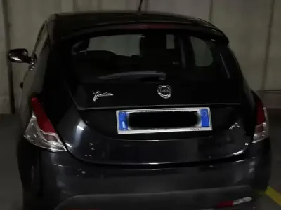 Usata Lancia Ypsilon 69 CV (50 kW) 2018 Nero Utilitaria