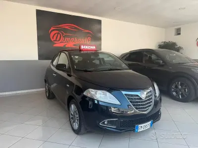 Usata Lancia Ypsilon 69 CV (50 kW) 2012 Nero Utilitaria