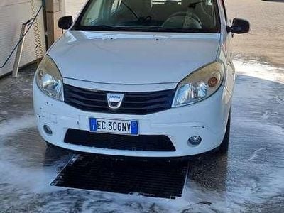 Usata Dacia Sandero 75 CV (55 kW) 2010 Berlina