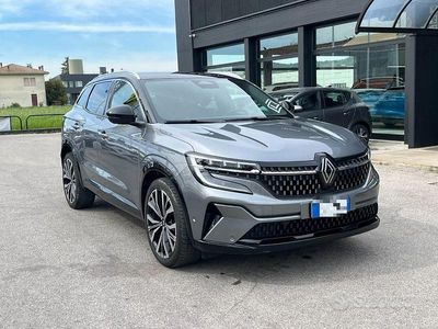 Usata Renault Austral Iconic 200 CV (147 kW) 2023 Grigio metallizzato SUV