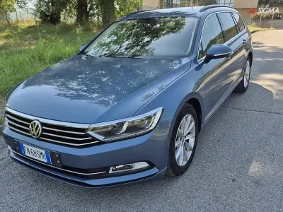 Usata VW Passat 150 CV (110 kW) 2018 Bluazzurro Station wagon