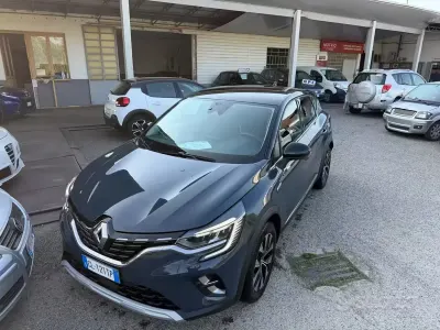 Usata Renault Captur Intens 101 CV (74 kW) 2022 Grigio SUV
