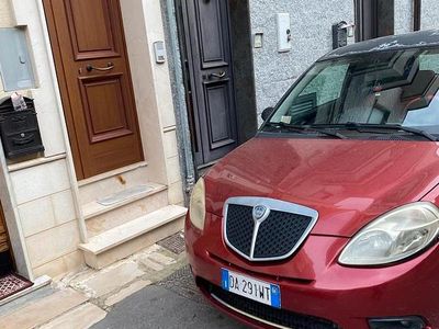 Usata Lancia Ypsilon 60 CV (44 kW) 2005 Rosso Utilitaria