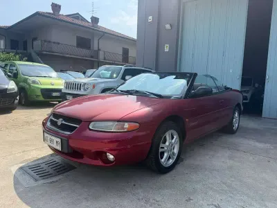 Usata Chrysler Stratus 133 CV (97 kW) 1998 Rosso