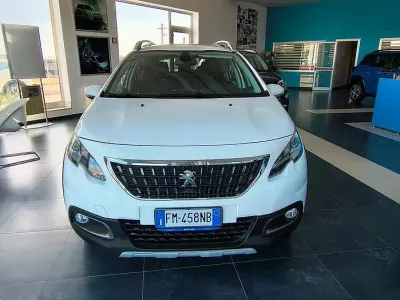Usata Peugeot 2008 Allure 99 CV (72 kW) 2018 Bianco SUV