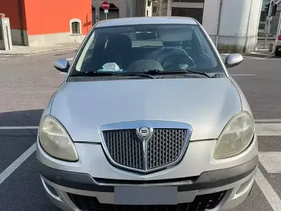 Usata Lancia Ypsilon 60 CV (44 kW) 2006 Grigio Utilitaria