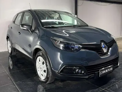 Usata Renault Captur Intens 90 CV (66 kW) 2015 Grigio SUV