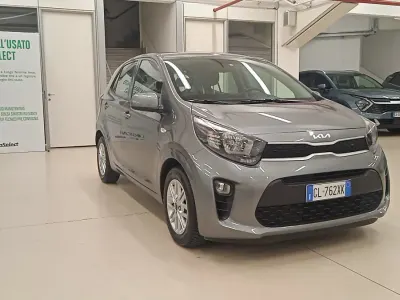 Usata Kia Picanto Comfort 67 CV (49 kW) 2023 Grigio met Utilitaria
