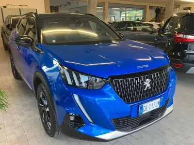 Begagnad Peugeot 2008 GT 110 HK (80 kW) 2023 Blå SUV