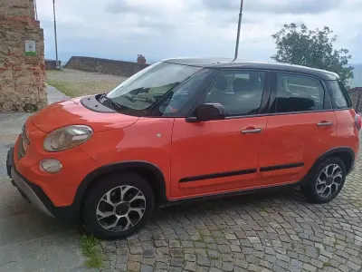 Begagnad Fiat 500L Cross 120 HK (88 kW) 2019 Minibuss