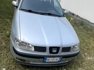 Usata Seat Ibiza 110 CV (80 kW) 2000 Grigio Utilitaria