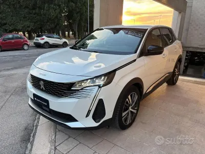 Usata Peugeot 3008 Allure 131 CV (96 kW) 2022 Bianco SUV