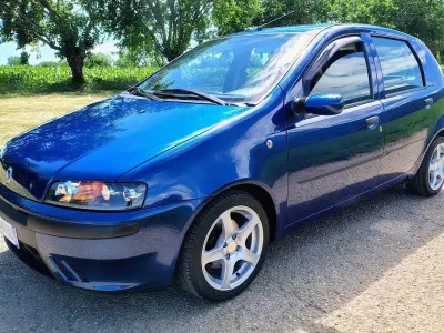 Usata Fiat Punto 60 CV (44 kW) 2002 Blu/azzurro Utilitaria