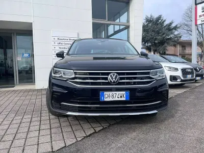 Usata VW Tiguan R-line 150 CV (110 kW) 2022 Nero SUV