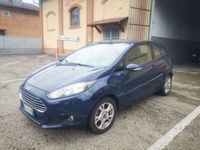 Usata Ford Fiesta Titanium 95 CV (69 kW) 2015 Blu/azzurro Utilitaria