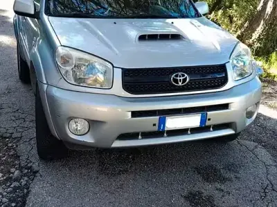 Usata Toyota RAV4 2004 Grigio SUV
