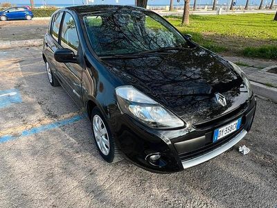 Nero Usata 2009 Renault Clio II Dynamique Berlina | 3990 € (Buon prezzo)