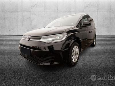 Usata VW Caddy Life 122 CV (89 kW) 2020 Nero metallizzato Monovolume