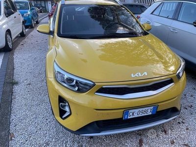 Usata Kia Stonic Style 84 CV (61 kW) 2022 Giallo SUV