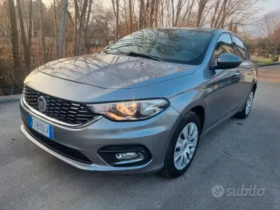 Usata Fiat Tipo Easy 120 CV (88 kW) 2017 Grigio Berlina