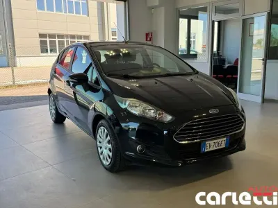 Usata Ford Fiesta 92 CV (67 kW) 2014 Blu/azzurro Utilitaria