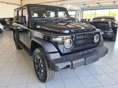 Nuova EMC 212 217 CV (159 kW) 2026 Nero SUV