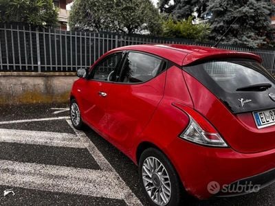 Usata Lancia Ypsilon 69 CV (50 kW) 2012 Rosso Utilitaria